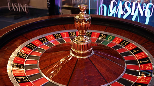 Multi-Bet interface showing three concurrent live-dealer tables on a mobile screen